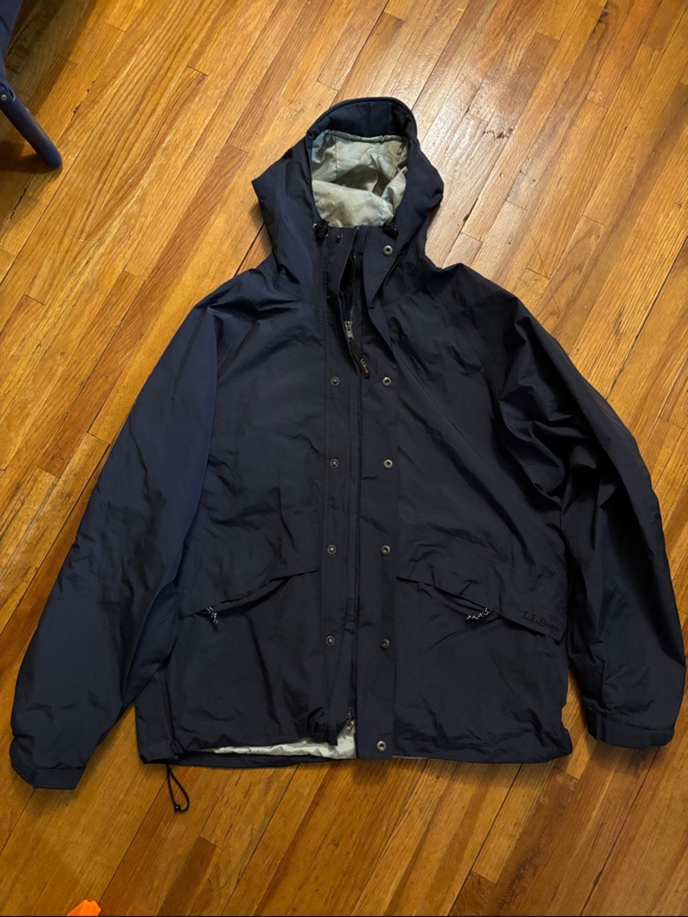 L.L. Bean Men's Hooded Raincoat in Dark Blue black with Light Liner L Reg